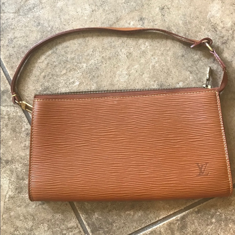 Louis Vuitton Pouchette Epi